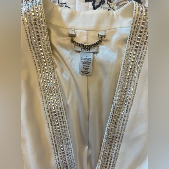 White blazer Cache - Picture 4 of 4